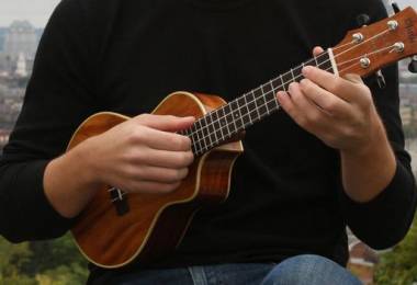 Gia sư dạy đàn ukulele tại Cần Thơ